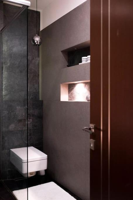ברטיסלאבה Evergreen - Old Town Spacious Stylish Apartment With Ac And One And A Half Bath, Baby & Kid- Friendly מראה חיצוני תמונה