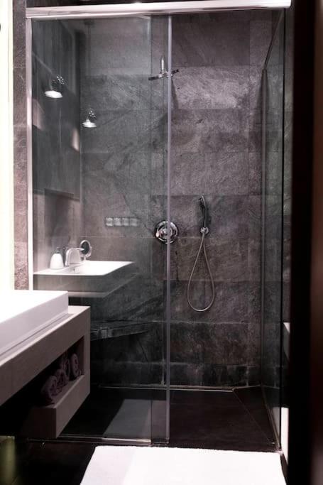 ברטיסלאבה Evergreen - Old Town Spacious Stylish Apartment With Ac And One And A Half Bath, Baby & Kid- Friendly מראה חיצוני תמונה